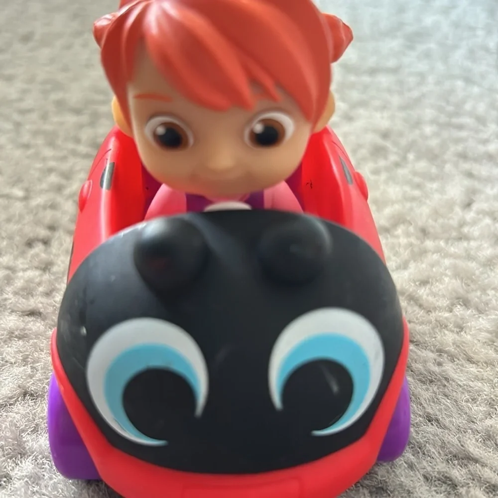 CoComelon YoYo Ladybug and JJ Mini Vehicle - Features Built-inToy Car